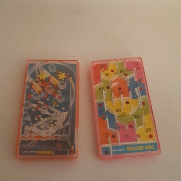 Vintage 1976 Mini-mate Pinball and 1978 mini mate Roller ball, orange on Pink - Picture 8 of 9